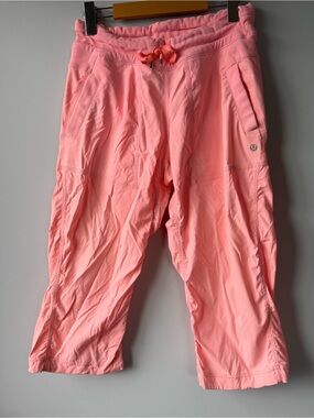(6) Lululemon Pink Capri Active Pants